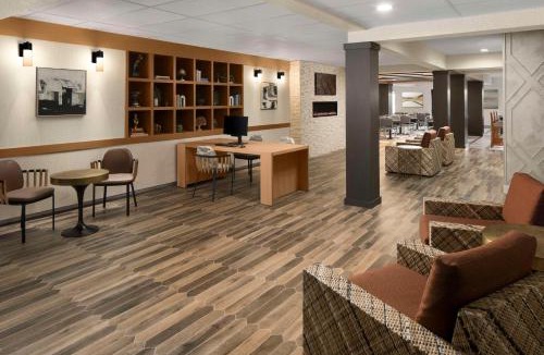 Salem Hotel | DoubleTree by Hilton Hotel Salem, Oregon
