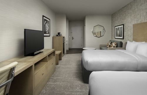 Salem Hotel | DoubleTree by Hilton Hotel Salem, Oregon