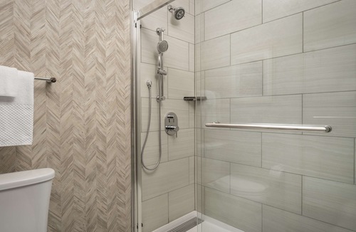 Salem Hotel | DoubleTree by Hilton Hotel Salem, Oregon