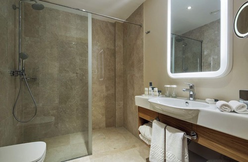 Pendik District Hotel | DoubleTree by Hilton Hotel Istanbul - Tuzla