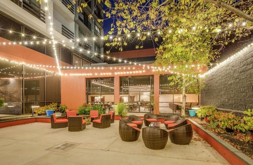 Huntington Hotel | DoubleTree by Hilton Huntington, WV