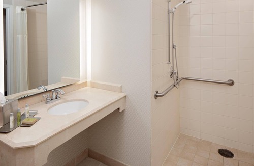 Irvine Hotel | DoubleTree by Hilton Irvine - Spectrum