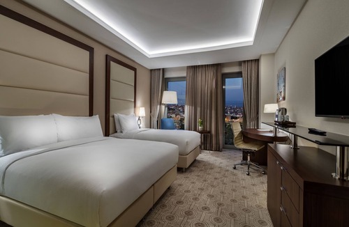 Zeytinburnu Hotel | DoubleTree by Hilton Istanbul Topkapi