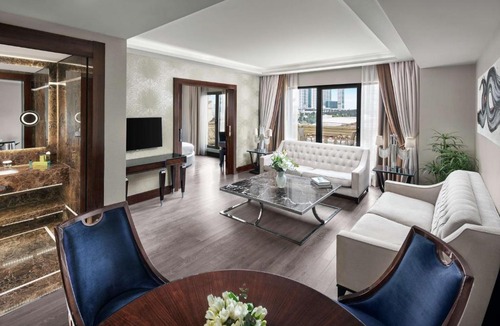 Esentepe Hotel | DoubleTree by Hilton Istanbul Gayrettepe