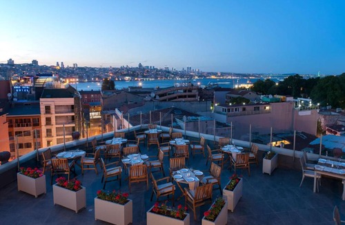 Cagaloglu Hotel | DoubleTree by Hilton Istanbul - Sirkeci