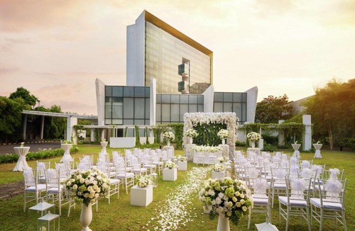 Menteng Hotel | DoubleTree by Hilton Jakarta - Diponegoro