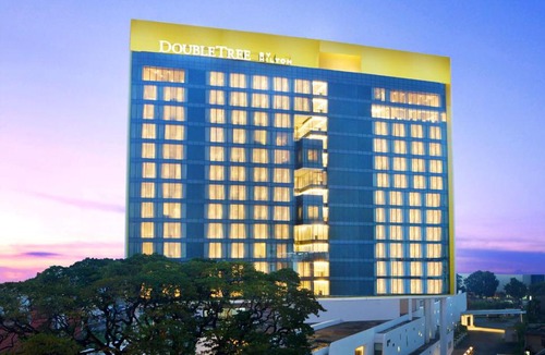 Menteng Hotel | DoubleTree by Hilton Jakarta - Diponegoro