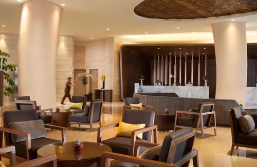 Menteng Hotel | DoubleTree by Hilton Jakarta - Diponegoro