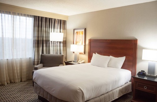 Overland Park Hotel | DoubleTree by Hilton Kansas City - Overland Park
