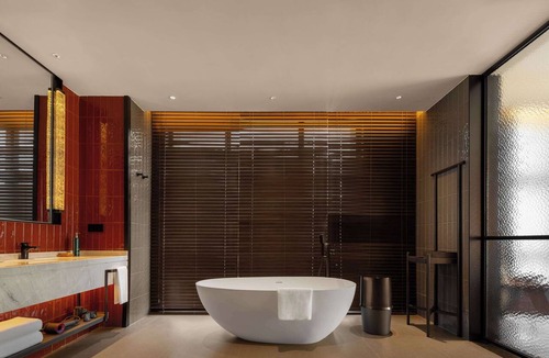Longting District Hotel | Doubletree By Hilton Kaifeng