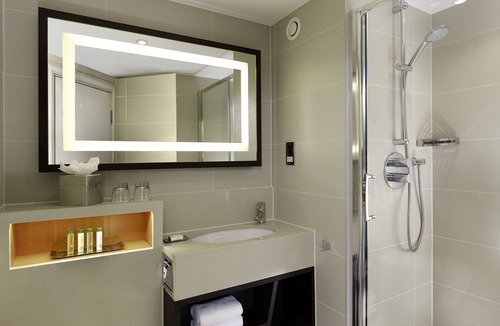 Ealing Common Hotel | DoubleTree by Hilton London - Ealing Hotel
