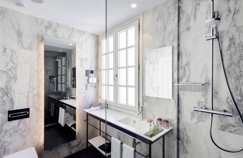 Cortes Hotel | DoubleTree by Hilton Madrid-Prado