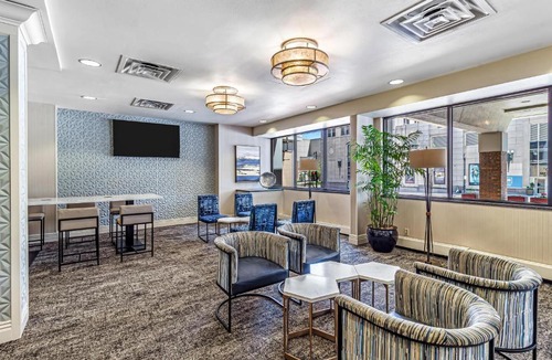 Westown Hotel | DoubleTree by Hilton Milwaukee Downtown