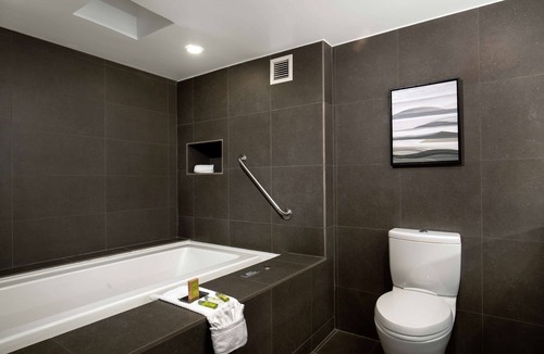Monrovia Hotel | DoubleTree by Hilton Monrovia - Pasadena Area