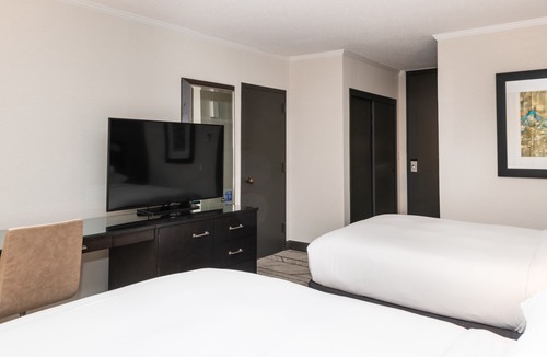 Central Business District Hotel | DoubleTree by Hilton Newark Penn Station