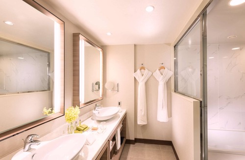 Mihama Resort | DoubleTree by Hilton Okinawa Chatan Resort