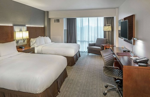South Central Omaha Hotel | DoubleTree by Hilton Omaha Southwest
