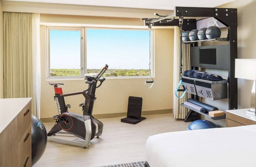 Airport North Hotel | DoubleTree by Hilton Orlando Airport