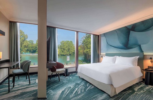 Bougival Hotel | DoubleTree by Hilton Paris Bougival