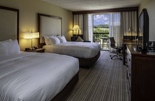Mars Hotel | DoubleTree by Hilton Pittsburgh - Cranberry