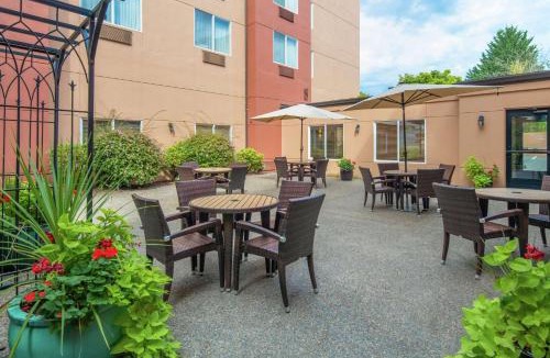 Tigard Hotel | DoubleTree by Hilton Portland Tigard
