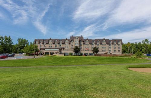 Quartier 4-2 Resort | DoubleTree by Hilton Quebec Resort