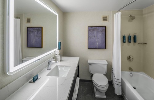 Rochester Hotel | DoubleTree by Hilton Rochester