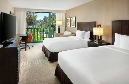 Mission Valley West Hotel | DoubleTree by Hilton San Diego - Hotel Circle