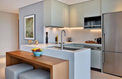 Al Majaz Hotel | DoubleTree by Hilton Sharjah Waterfront Hotel & Residences