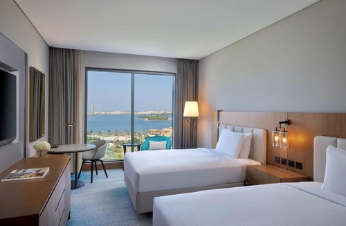 Al Majaz Hotel | DoubleTree by Hilton Sharjah Waterfront Hotel And Residences