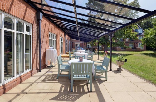 Wokingham Hotel | DoubleTree by Hilton St. Anne's Manor