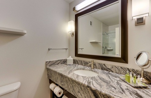 Central West End Hotel | DoubleTree by Hilton St. Louis Forest Park