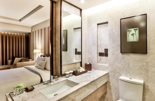 Khlong Tan Hotel | DoubleTree by Hilton Sukhumvit Bangkok