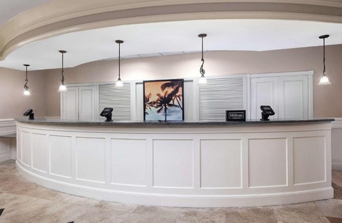 Sunrise Hotel | DoubleTree by Hilton Sunrise - Sawgrass Mills