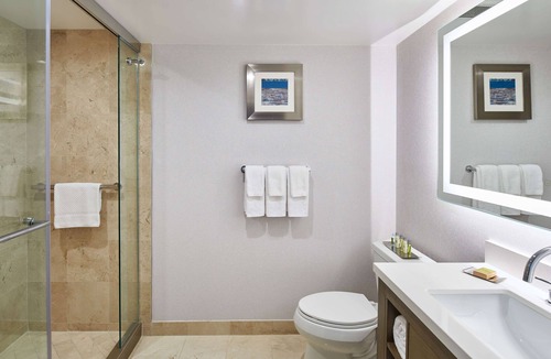 Southwood Hotel | DoubleTree by Hilton Torrance - South Bay