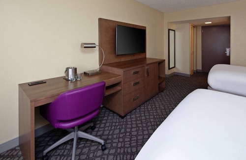Kenner - Louis Armstrong International Airport Hotel | DoubleTree by Hilton Hotel New Orleans Airport