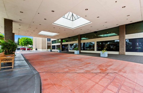 Whittier Hotel | Doubletree by Hilton Whittier