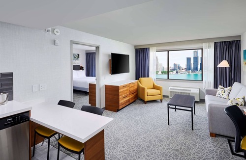 Windsor Hotel | DoubleTree by Hilton Windsor Hotel & Suites