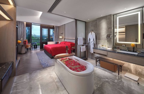 Tinghu Qu Hotel | Doubletree By Hilton Yancheng Dayangwan