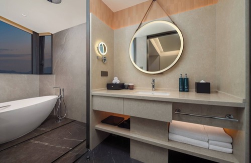 Longwen District Hotel | Doubletree By Hilton Zhangzhou