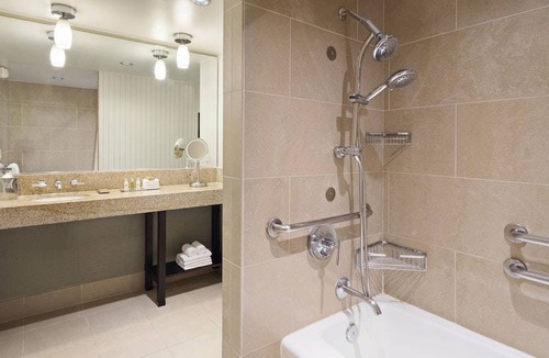 Carmel Valley Hotel | DoubleTree by Hilton Hotel San Diego - Del Mar 1 King 2 Room Pool View Suite with Sofabed