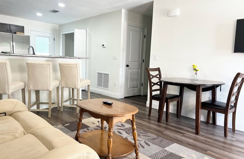 Ocala Apartment | Doubletree Lodge II kingbed/firepit