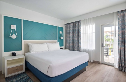 North Naples Hotel | DoubleTree Suites by Hilton Naples