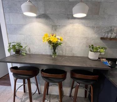 Laurelhurst Apartment | Dougan Suites