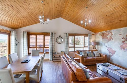Cupar Ski Chalet | Douglas Fir Lodge with Hot tub
