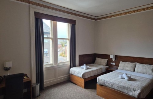 Clydebank Hotel | Douglas Hotel
