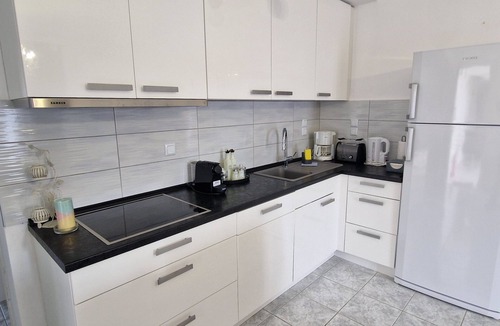 Paralia Ofryniou House | Doukas Aparthotel