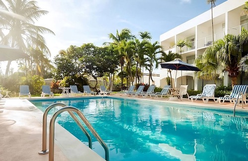 Dover Apartment | Dover Beach and Turtle Beach Tour! 4 Kid-friendly Units w/Balcony! FREE Parking