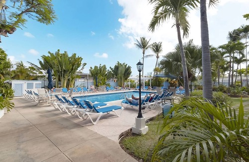 Dover Apartment | Dover Beach and Turtle Beach Tour! 4 Kid-friendly Units w/Balcony! FREE Parking