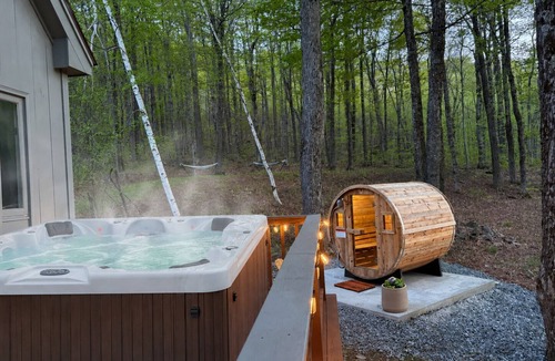 West Dover House | Dover Summer Specials-Barrel Sauna, Fire Pit, Hot Tub, Game Room, Dogs Welcome!